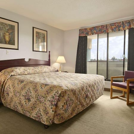 Super 8 By Wyndham Red Deer Ξενοδοχείο Εξωτερικό φωτογραφία