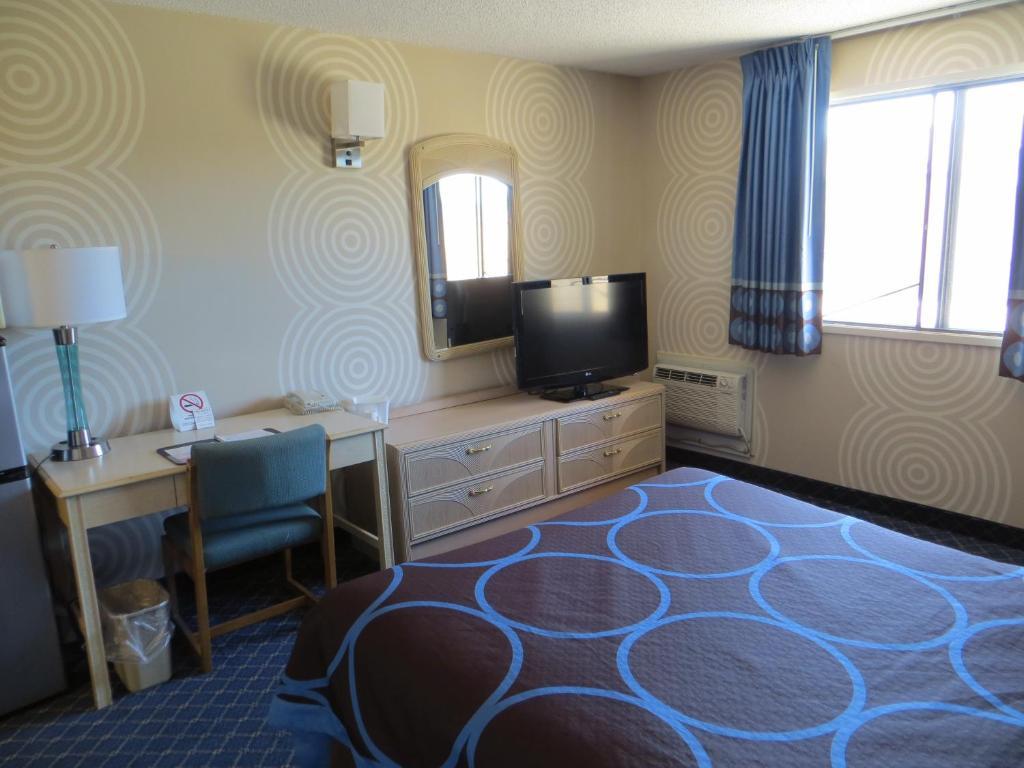 Super 8 By Wyndham Red Deer Ξενοδοχείο Δωμάτιο φωτογραφία
